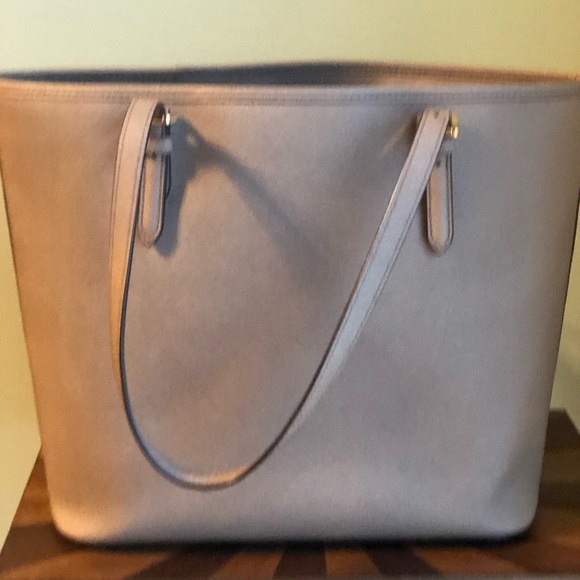 MICHAEL Kors purse - Picture 3 of 4